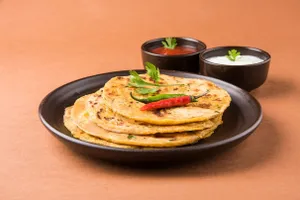 Aloo Pyaaz Paratha
