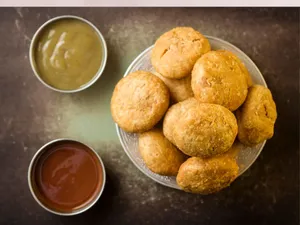 Moongdal Kachori