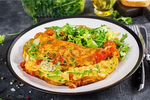Sweet corn & capsicum bread omelette - oil