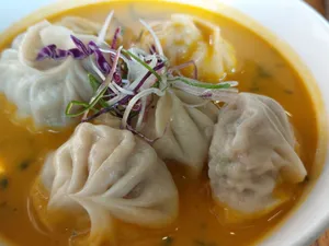 Gravy Paneer Momos