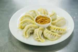 Steamed Paneer Momos - half