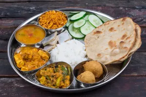 Veg Thali - Butter Naan