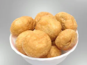 (फुल) मोठ कचौरी