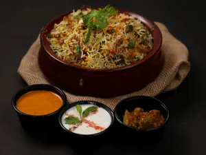 (Half) Veg Biryani + Soya Chaap