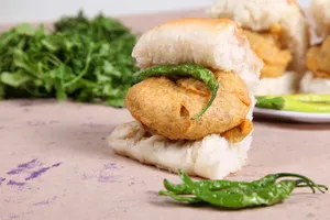Butter Cheese Vada Pav
